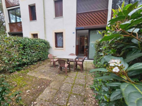 Appartement T2 en Rez-de-Jardin, Terrasse, à 300m de la Plage, Parking, Environnement Calme et Boisé - FR-1-550-71